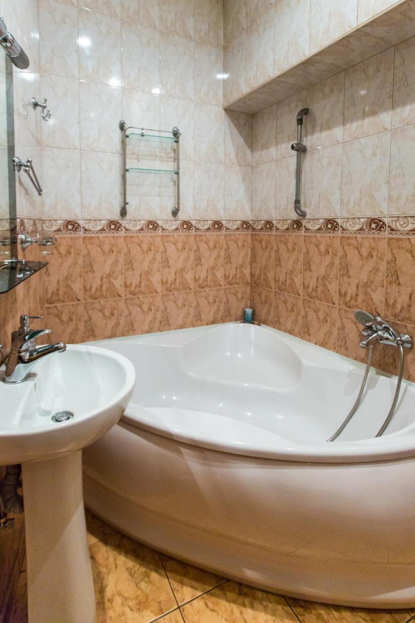 Apartment In The City Centre Lviv Extérieur photo