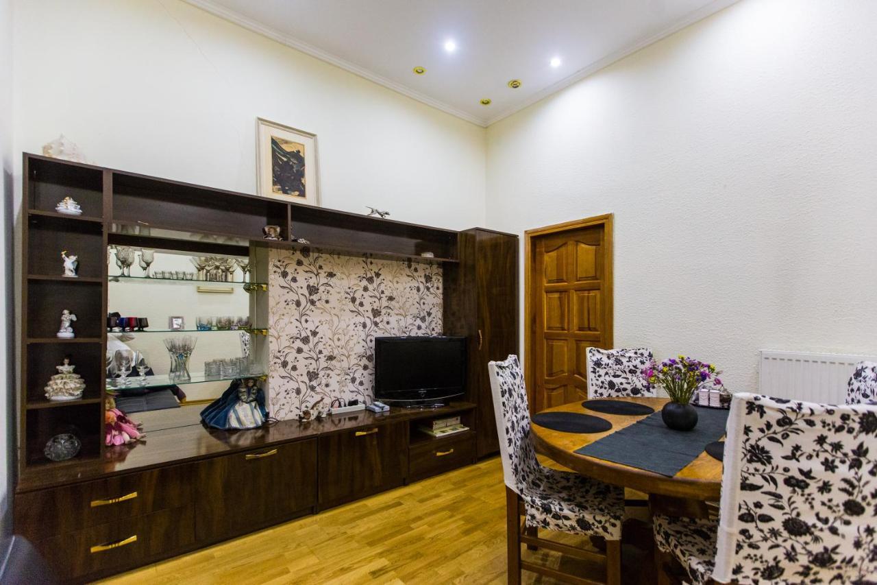 Apartment In The City Centre Lviv Extérieur photo