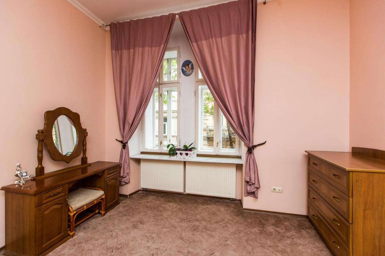 Apartment In The City Centre Lviv Extérieur photo