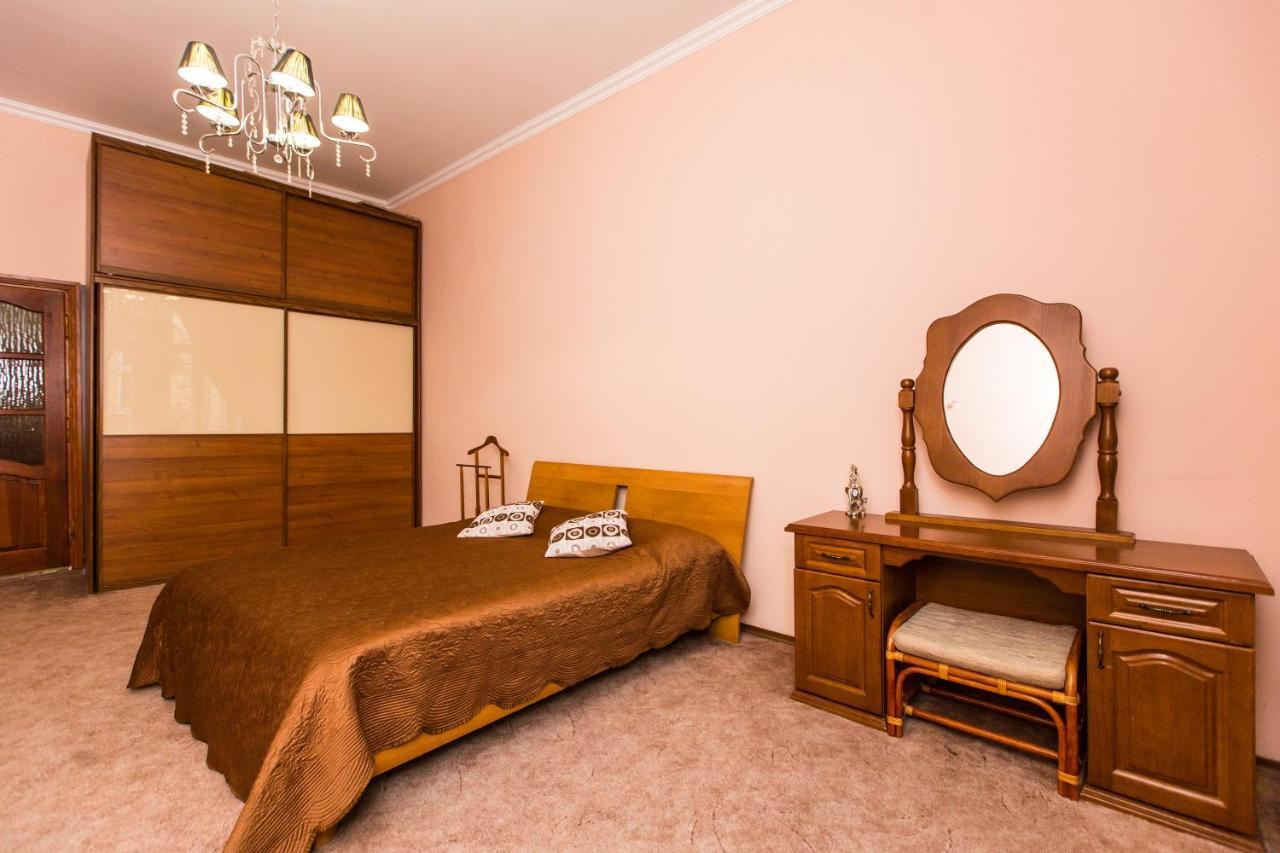 Apartment In The City Centre Lviv Extérieur photo